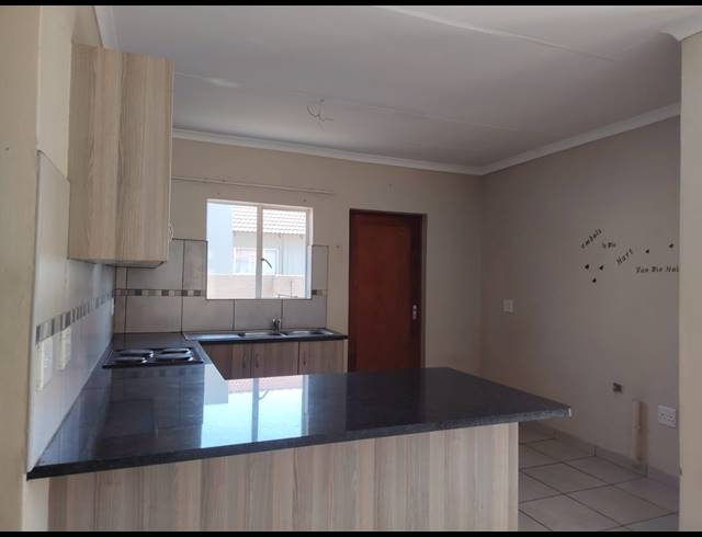 3 BEDROOM TOWNHOUSE FOR SALE IN WATERKLOOF AH